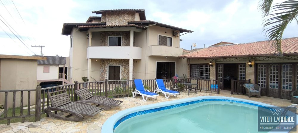 Casa à venda  no Village - Imbituba, SC. Imóveis